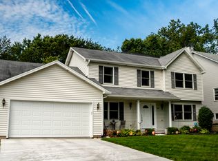 360 Moraine Hill Dr, Cary, IL 60013