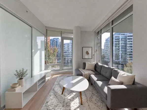 1633 Ontario St #505, Vancouver, BC V5Y 0C2