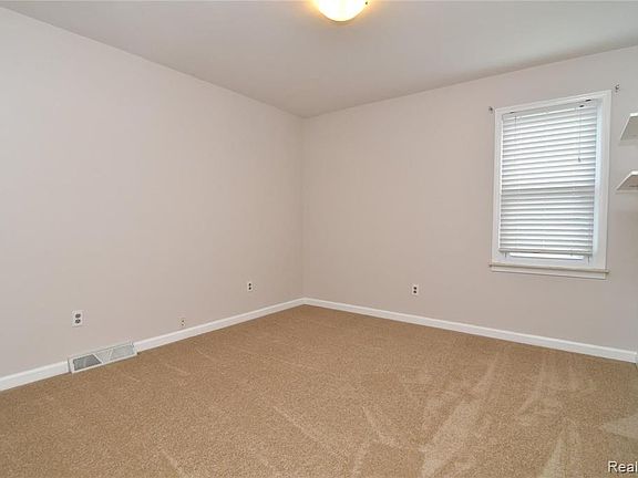 4th image of 1260 E Harwood Ave