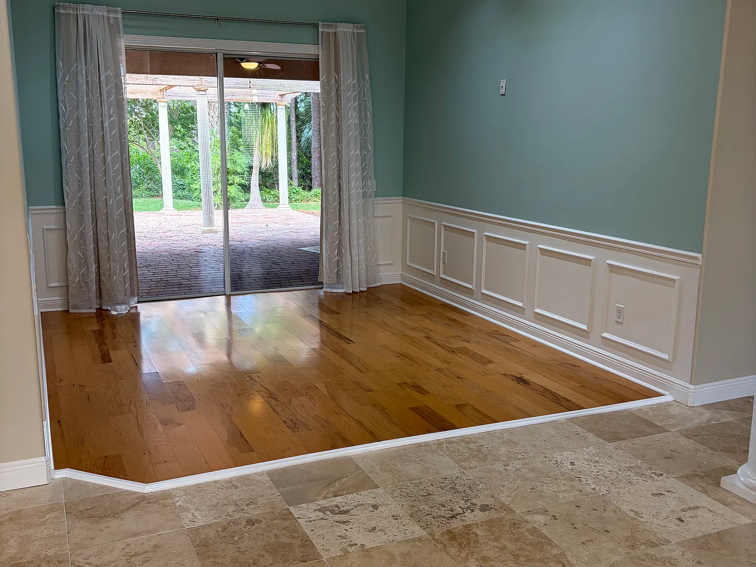 300 Tunbridge Dr — Photo 2