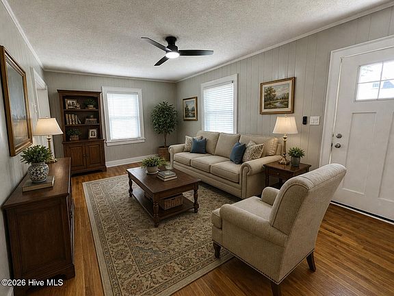 4th image of 1016 Cedar Street