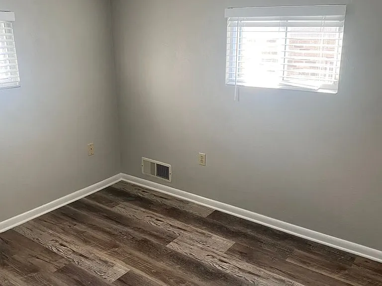 13 Franklin Ave — Photo 9