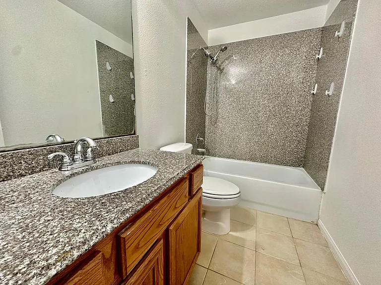 5427 Quail Cove Ln — Photo 5