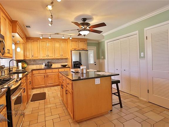 5th image of 1318 S Leggett Dr