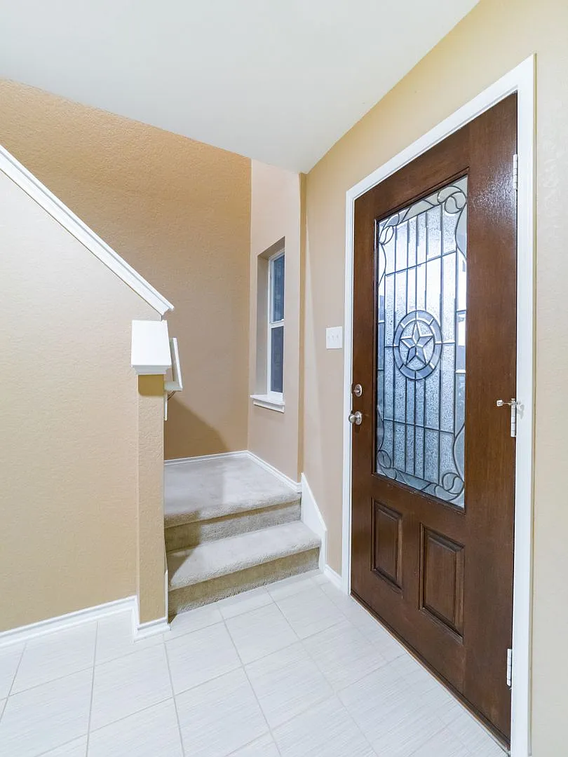 Single family home for rent — Photo 2