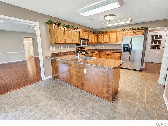 4th image of 2501 New Forest St