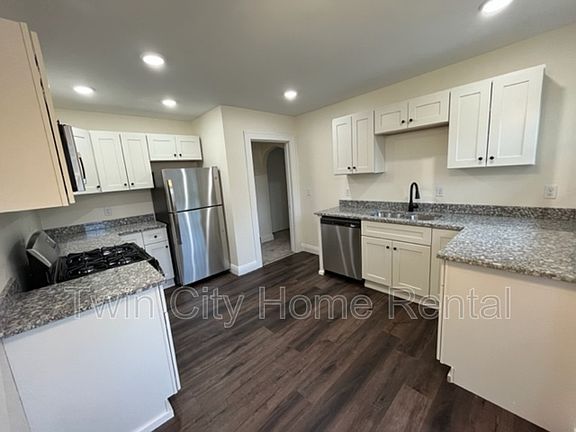 2nd image of 250 6th Ave N APT 1-2-3