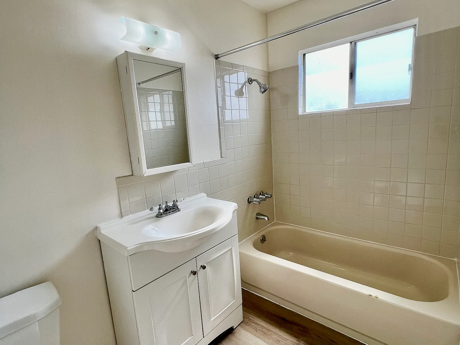 Del Pacifico — Photo 3