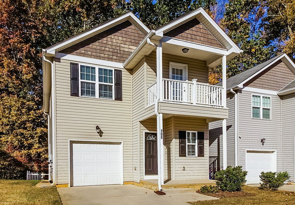 1st image of 109 Lookout Point Pl