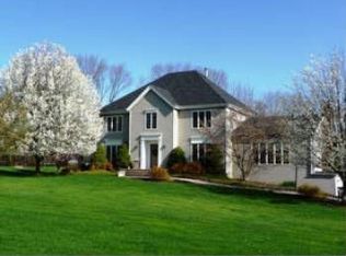 67 Spring Hill Rd, Annandale, NJ 08801