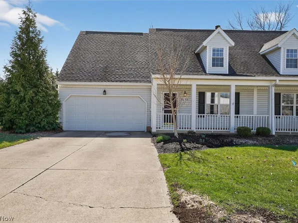 90 High Point Dr Unit 27, Medina, OH 44256