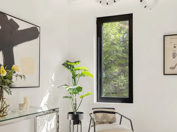 24 Belvedere Street image 14 of 27