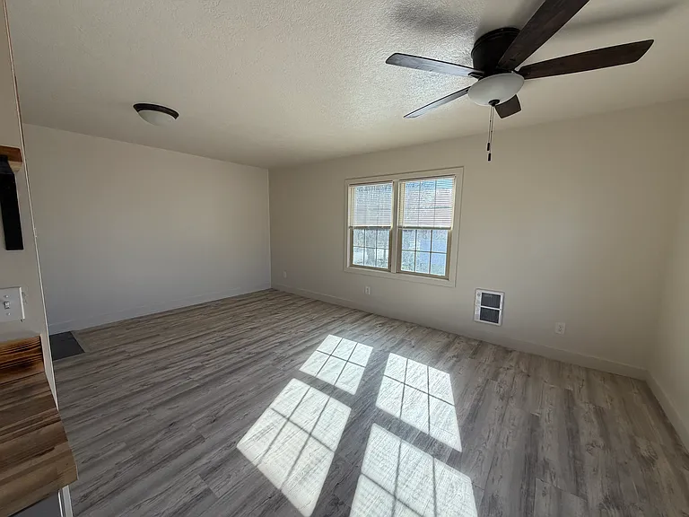 903 State St #4 — Photo 6