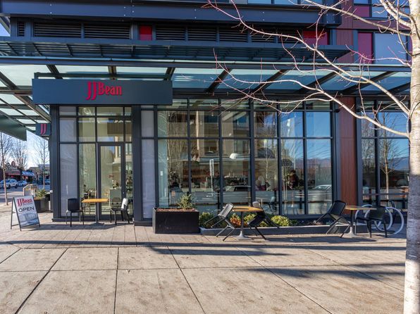 4830 A Albert St, Burnaby, BC V5C 2H3