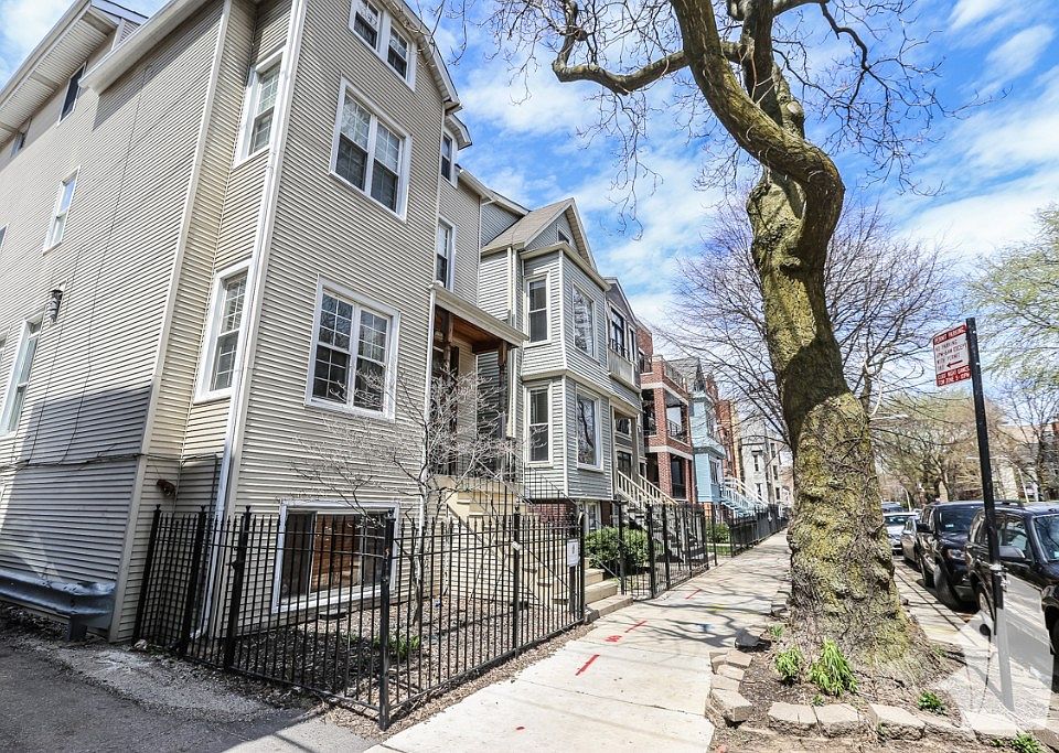 1st image of 3212 N Kenmore Ave #1B