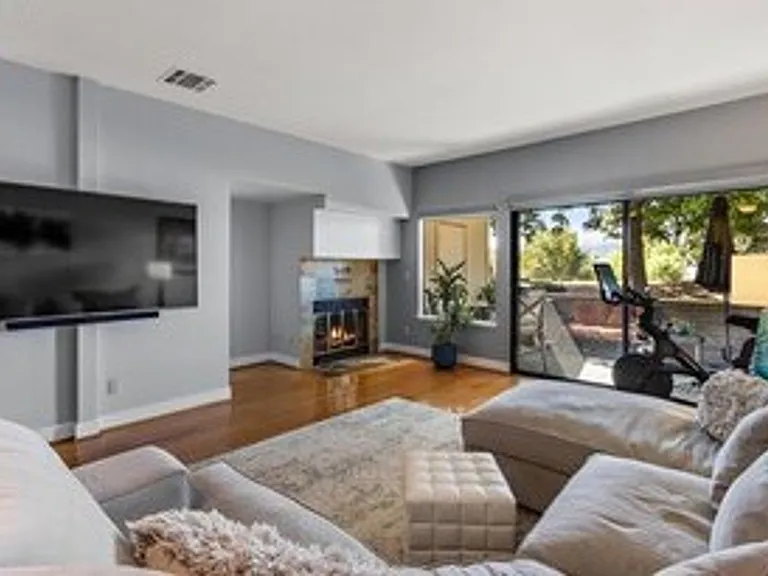 330 S Overlook Dr — Photo 6