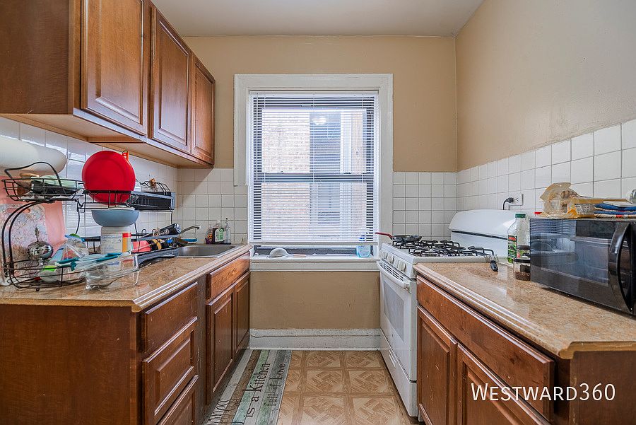 1st image of 6507 N Hoyne Ave APT 3n