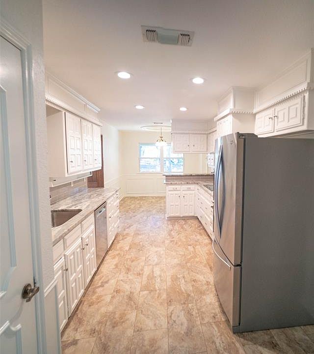 1st image of 2204 Shadydale Dr