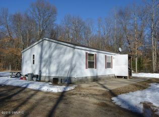 1505 E Van Buren St, White Cloud, MI 49349
