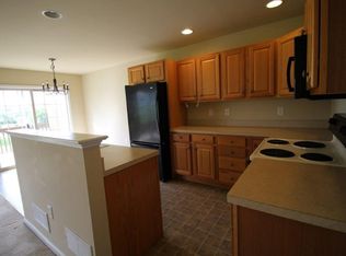 15 Granite Dr, East Earl, PA 17519