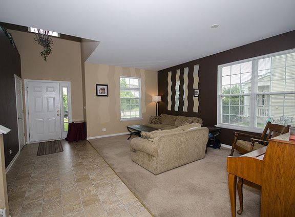 4th image of 2361 White Rose Dr