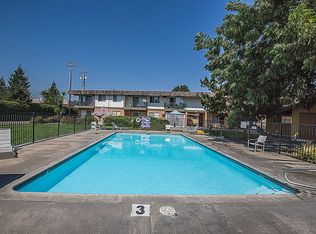 1120 W Lockeford St #12, Lodi, CA 95240
