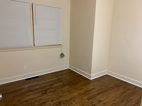 5th image of 133 Oakwood Cir