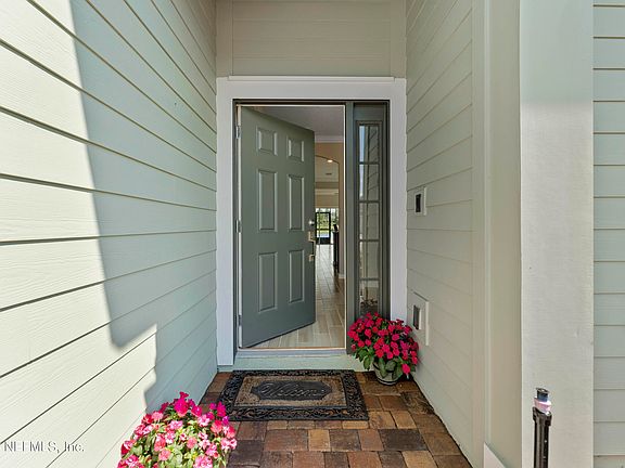 4th image of 136 MARTELLO Drive