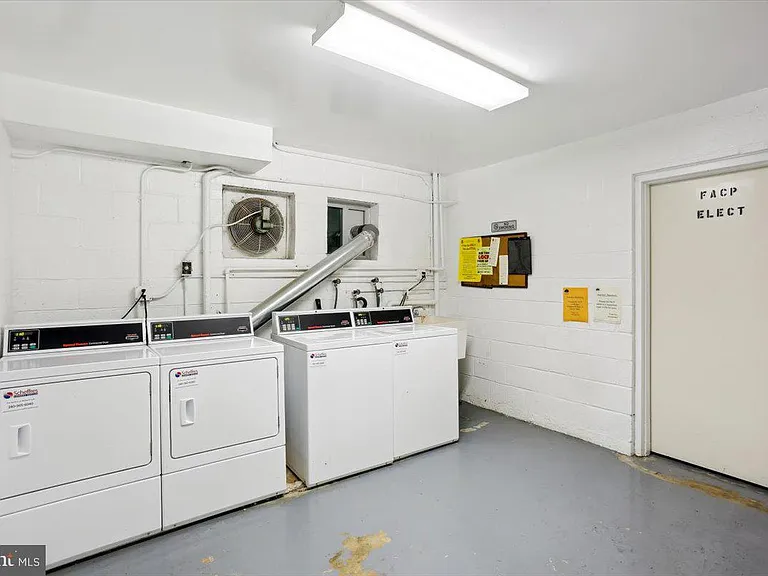 10648 Montrose Ave #M-103 — Photo 23