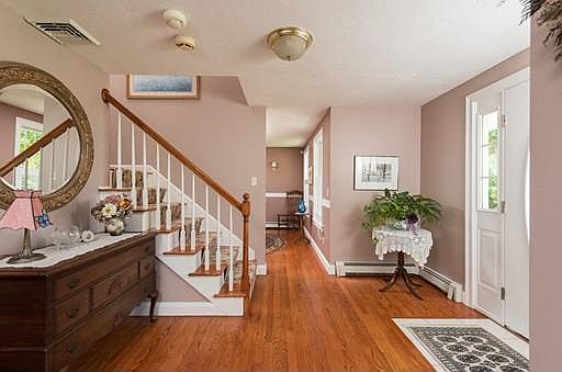 2nd image of 7 White Violet Ln