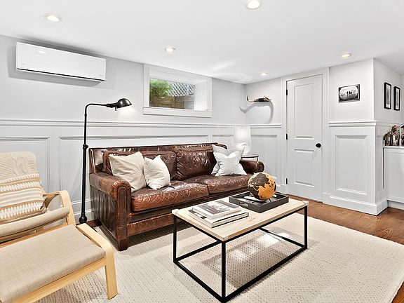 4th image of 32 Coves End Ln