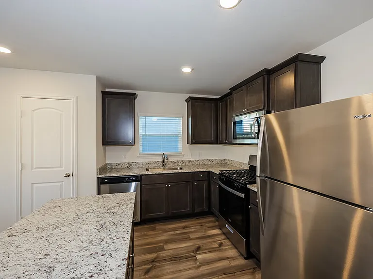 1313 Redpine Dr — Photo 6
