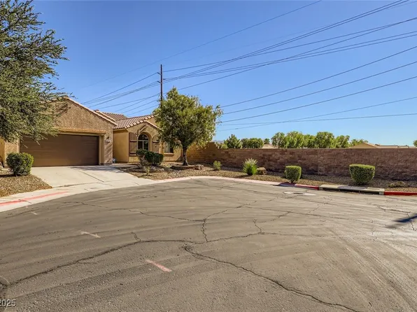 5772 Flying Birdie Ave, Las Vegas, NV 89122