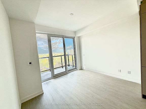 4th image of 8188 Yonge St #814