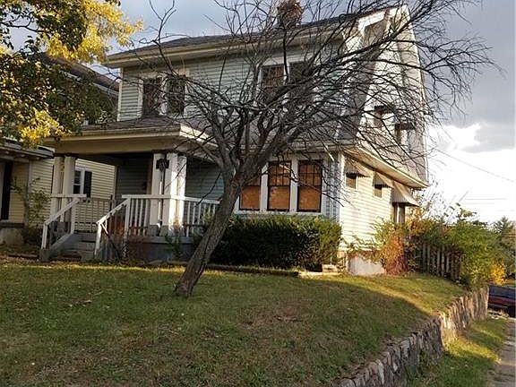 3rd image of 100 E Beechwood Ave