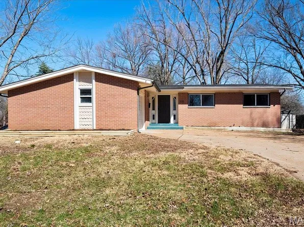 1125 Cheyenne Dr, Florissant, MO 63033
