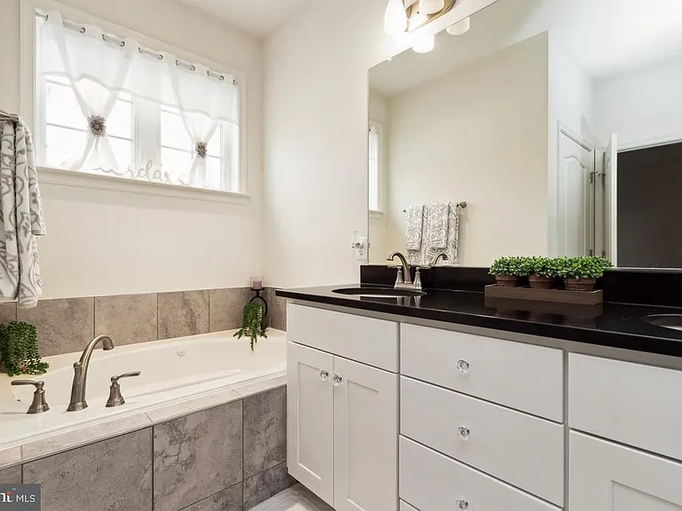 32 Chalice Flower Ct — Photo 11