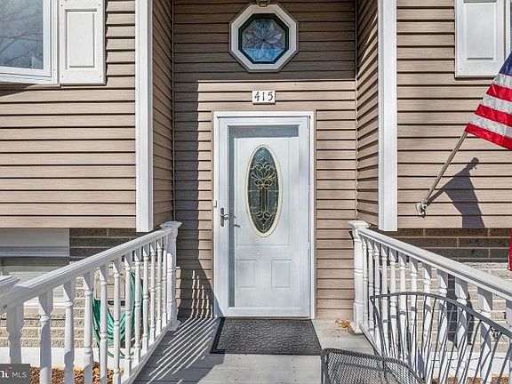 3rd image of 415 Wisconsin Trl