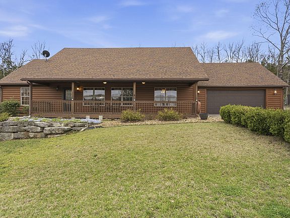 2nd image of 431 Pinewoods Village Drive
