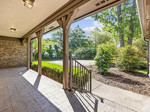 3rd image of 4904 Yaupon Dr.