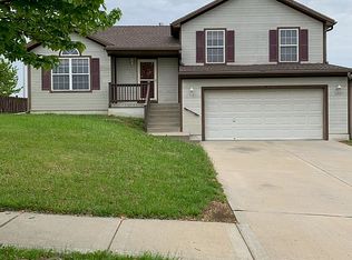 9002 NE 116th Pl, Kansas City, MO 64157