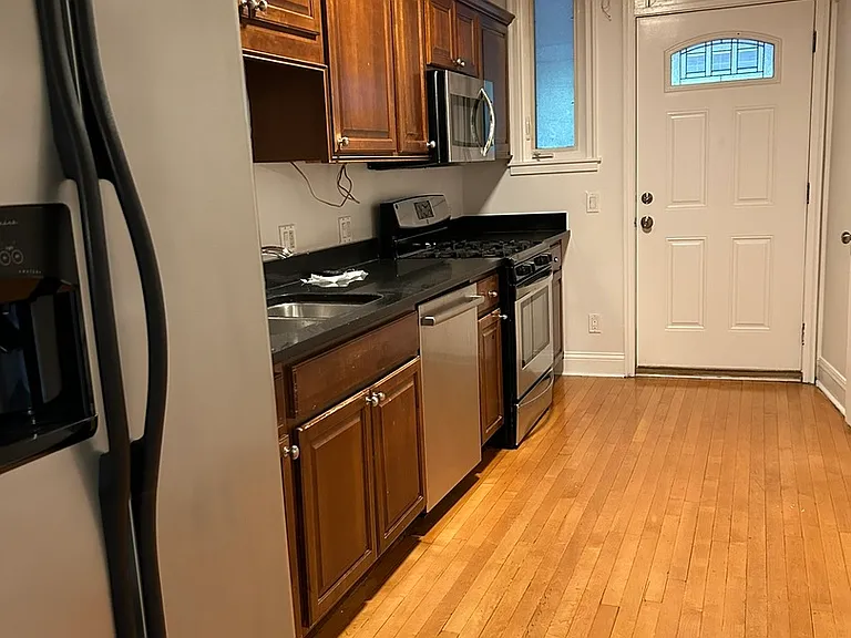 2737 W Lunt Ave #2W — Photo 5