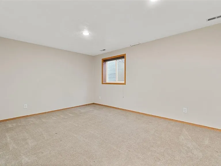 2104 S Century Ct — Photo 16