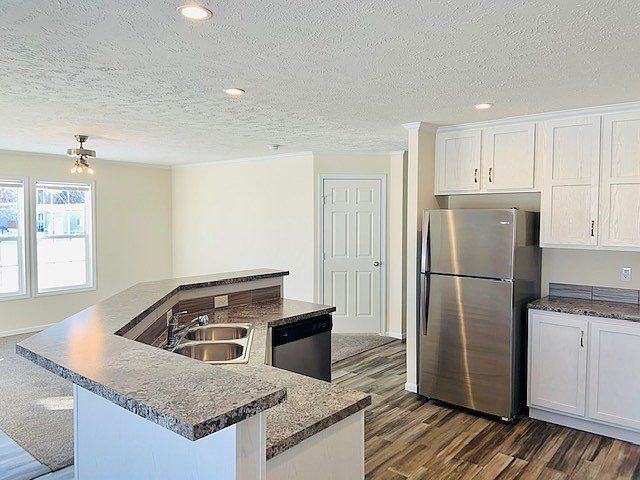 1st image of 2129 Arrowhead Dr #191