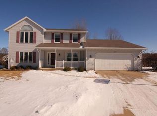 3177 Ottertail Ct, Green Bay, WI 54311