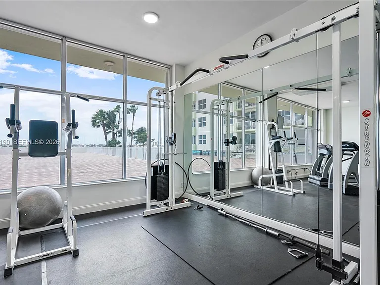 10350 W Bay Harbor Dr #4V — Photo 20
