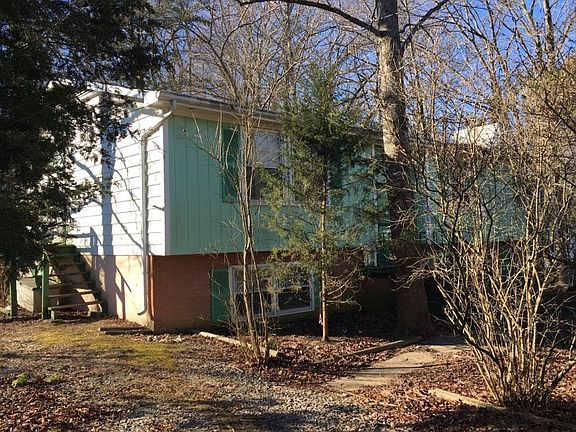 3rd image of 6004 Loriella Park Dr
