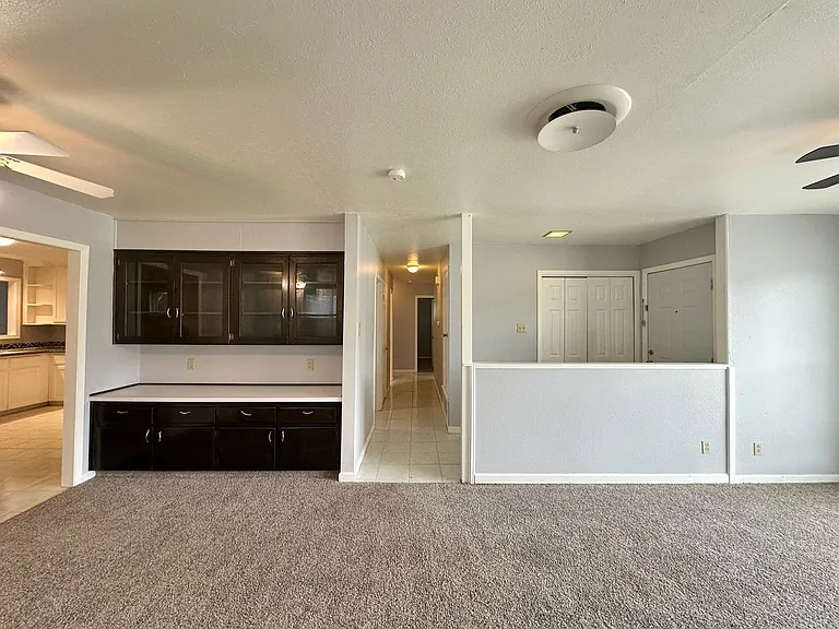 1801 Glendale Dr — Photo 5