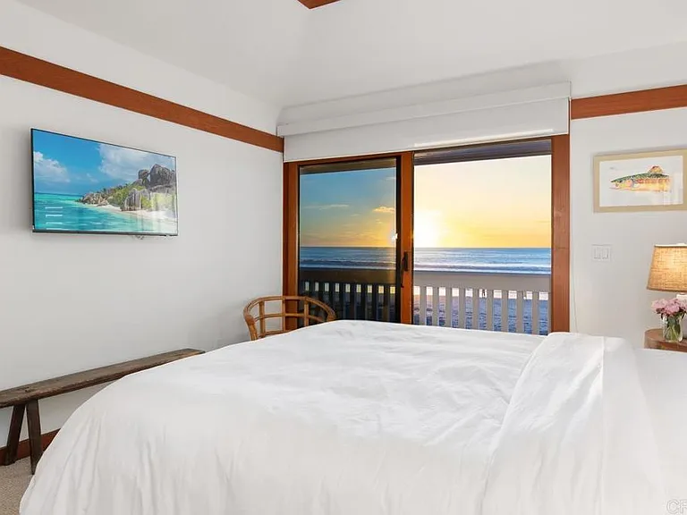 2008 Ocean Front — Photo 27