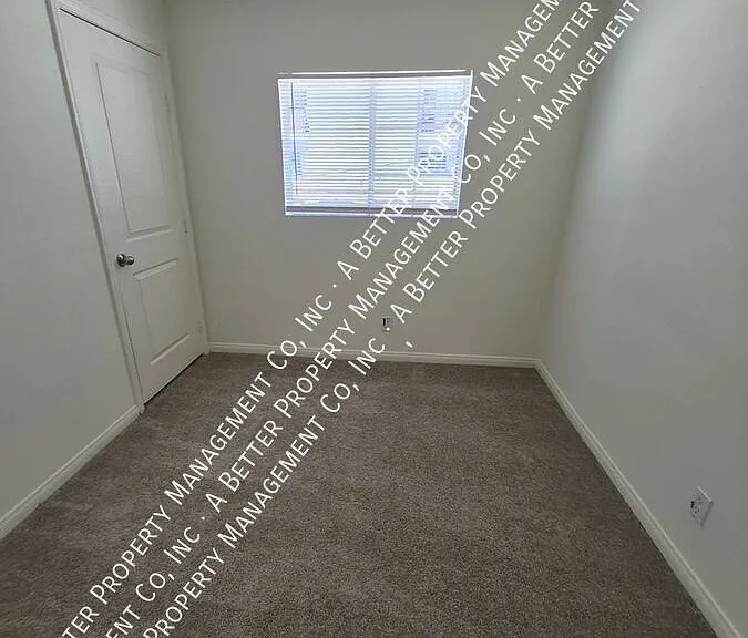 1144 Gladys Ave — Photo 7